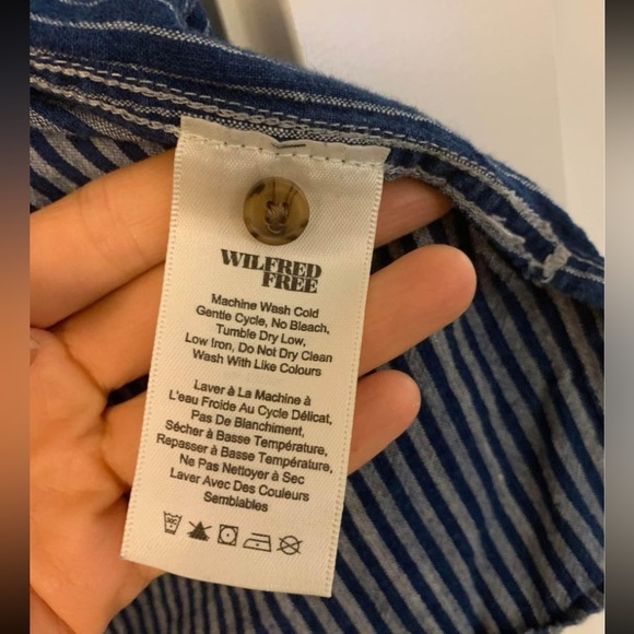 Aritzia Wilfred free button down shirt - Picture 4 of 5